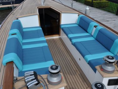 essence 33 exterior 1d